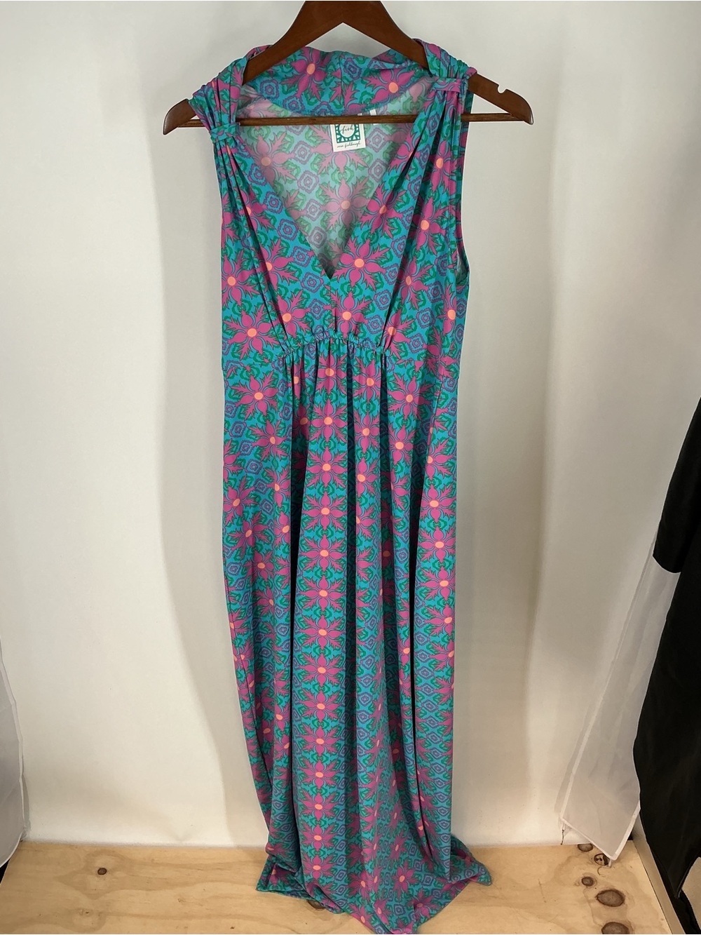 Vera Fishbaugh Sleeveless V-Neck Floral Maxi Dress in Teal and Pink Size L